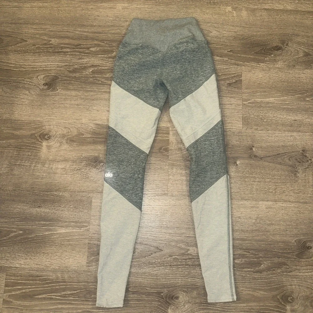 Alo Yoga High-Waist Airlift Legging in Stretch Workout XXS